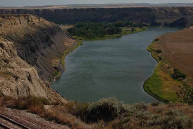 scenic overlook of the Missouri River outside Fort Benton